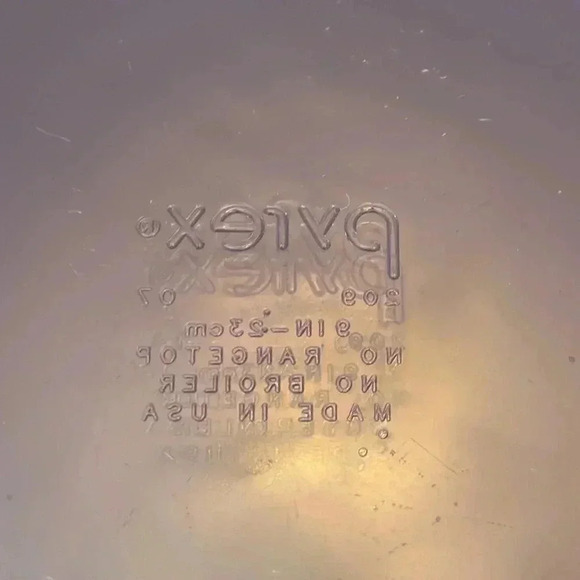 Set of 2 Pyrex #209 9” inch Glass Pie Baking Plates Amethyst Purple & Cranberry - Picture 7 of 7